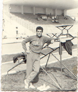 Onofrio Costa, nato il  7/9/1933 a Santa Teresa di Riva - Messina.  Ha vestito  6 volte la maglia della Nazionale italiana. Tra le vittorie 3000 metri siepi 1959  1° ai Campionati Italiani assoluti.