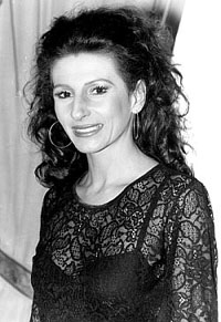 Lucia Aliberti -  Uno dei pi grandi soprani famosissimi in tutto il mondo basta guardare il suo esprimersi nei teatri pi importanti del mondo!!!