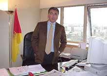 Eugenio Preta  presidente dell'associazione L'Altra Sicilia e del giornale l'Isola. Grande Messinese che porta in giro per il mondo Messina e le sue notizie. La sede  a Bruxelles.