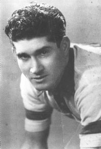 Giovanni Corrieri nato a Messina il 07/02/1920. Palmares: Professionista dal 1942 al 1956. Consegu diverse vittorie sia al Giro d'Italia che al Tour de France che al Giro di Germania