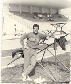 Onofrio Costa, nato il  7/9/1933 a Santa Teresa di Riva - Messina.  Ha vestito  6 volte la maglia della Nazionale italiana. Tra le vittorie 3000 metri siepi 1959  1 ai Campionati Italiani assoluti.