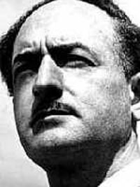 Anche se non messinese di nascita inserisco il Nobel Salvatore Quasimodo poich messinese d'adozione. Salvatore Quasimodo nasce a Modica (Ragusa) il 20 agosto del 1901 e trascorre gli anni dell'infanzia in piccoli paesi della Sicilia orientale (Gela, Cumitini, Licata, ecc.), seguendo il padre capostazione. Subito dopo il catastrofico terremoto del 1908 va a vivere a Messina, dove Gaetano Quasimodo era stato chiamato per riorganizzare la locale stazione; prima dimora della famiglia, come per tanti altri superstiti, sono i vagoni ferroviari; un'esperienza di dolore tragica e precoce che avrebbe lasciato un segno profondo nell'animo del poeta.Nella citt dello stretto compie gli studi fino al conseguimento nel 1919 del diploma presso l'Istituto Tecnico, sezione fisico-matematica. All'epoca risale un evento di fondamentale importanza per la sua formazione umana e artistica: l'inizio del sodalizio con Salvatore Pugliatti e Giorgio La Pira, che sarebbe poi durato tutta la vita. Negli anni messinesi Quasimodo comincia a scrivere versi, pubblicandoli su riviste simboliste locali.Nel 1959, a Stoccolma, Salvatore Quasimodo riceve il Premio Nobel per la Letteratura. Colpito da ictus il 14 giugno 1968 ad Amalfi, dove si trovava per presiedere un premio di poesia, muore sull'auto che lo trasportava a Napoli. 