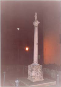 Colonna Votiva del 1500 sita nell'attuale Via Pola.